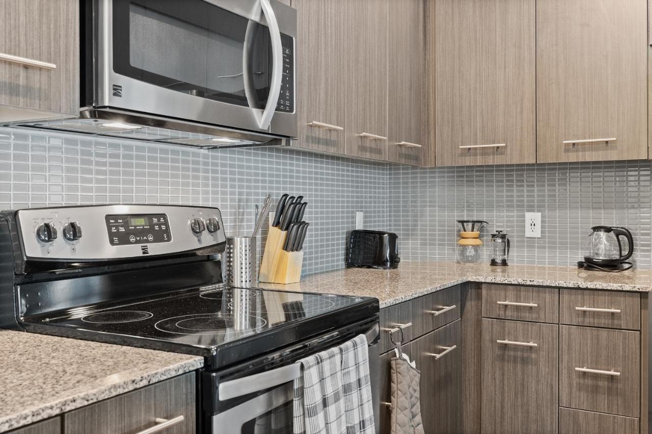 Luxe 3B/2B Getaway - Pool, Gym, Parking, Pet Wash Lejlighed Leander Eksteriør billede