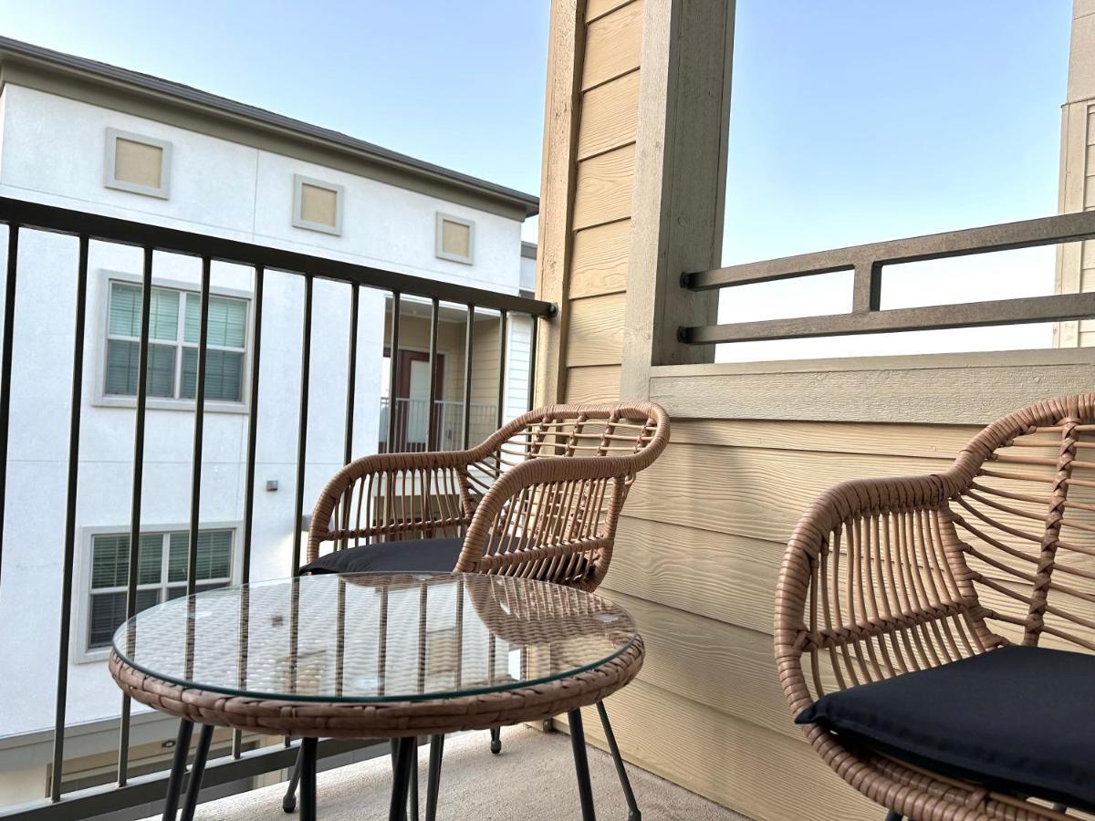 Luxe 3B/2B Getaway - Pool, Gym, Parking, Pet Wash Lejlighed Leander Eksteriør billede