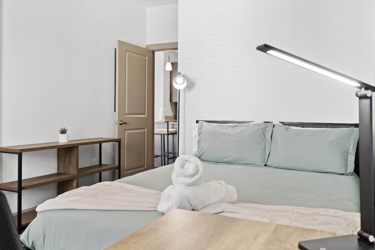 Luxe 3B/2B Getaway - Pool, Gym, Parking, Pet Wash Lejlighed Leander Eksteriør billede