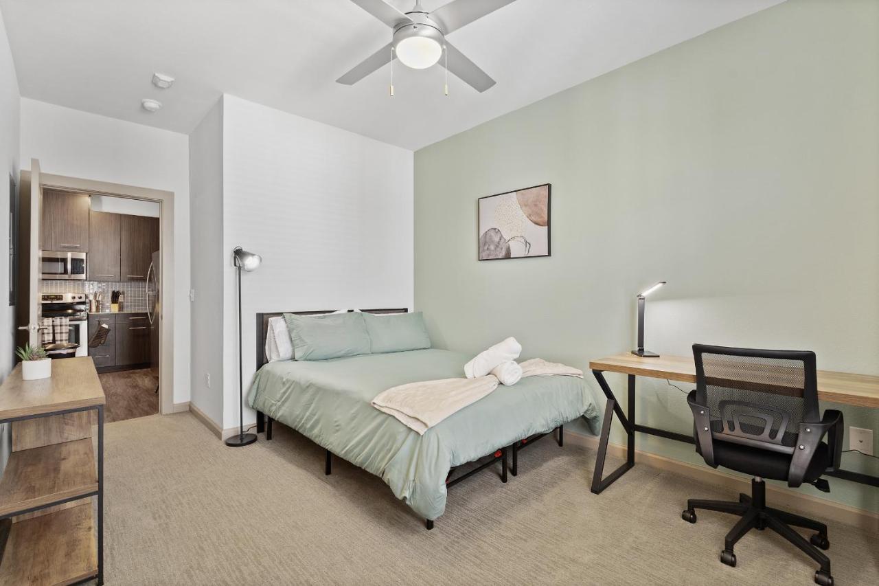 Luxe 3B/2B Getaway - Pool, Gym, Parking, Pet Wash Lejlighed Leander Eksteriør billede